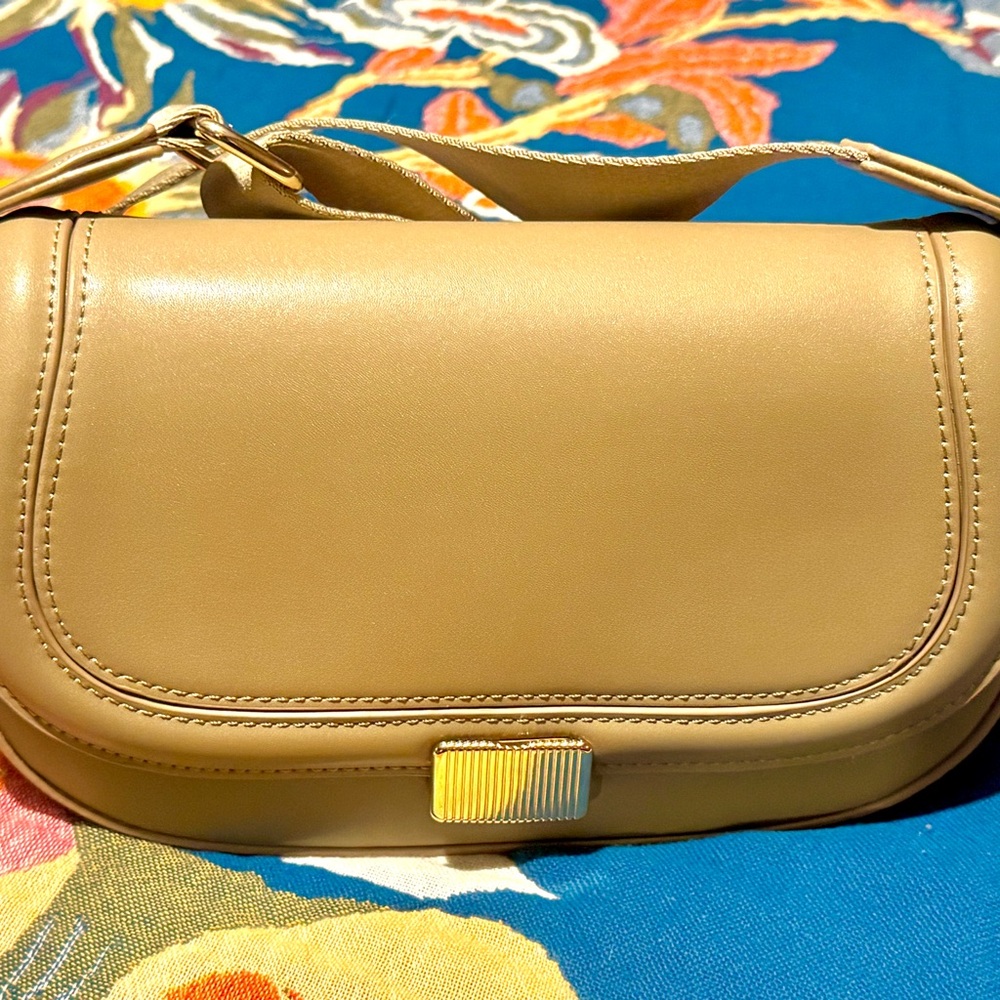 Rachel Zoe Tan Leather Shoulder Bag with Structured Design